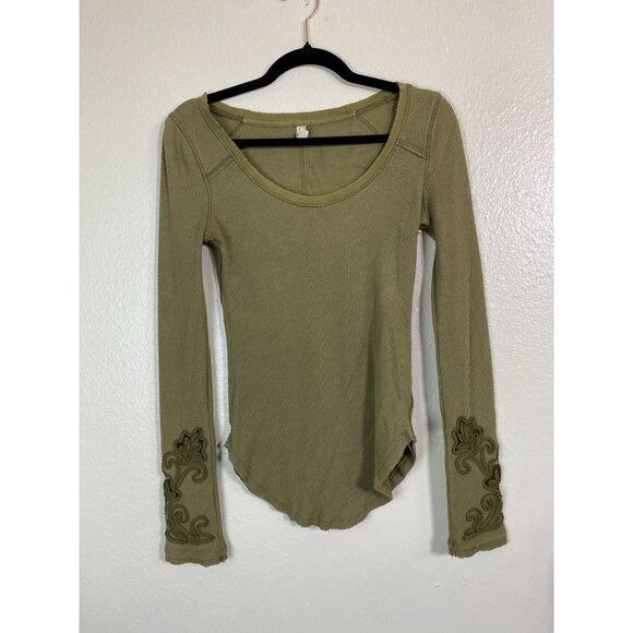 Free People Masquerade Cuff Thermal Sweater Size Small Olive Green Waffle Knit - Picture 14 of 15